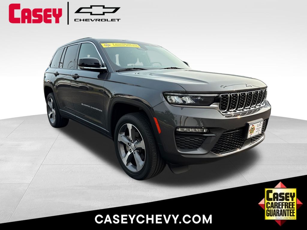 Gray Metallic 2025 Jeep Grand Cherokee SUV / Crossover Four-Wheel Drive 8-Speed Automatic