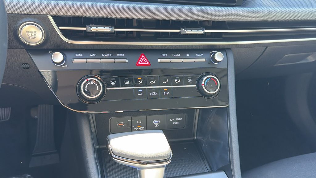 New 2026 White Hyundai SE image 26