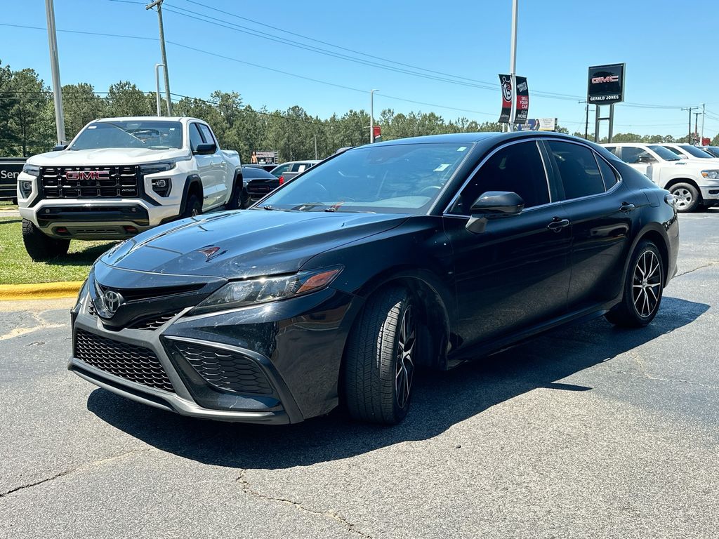 2022 Toyota Camry SE