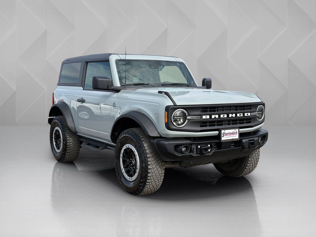 2023 Ford Bronco Black Diamond - 2