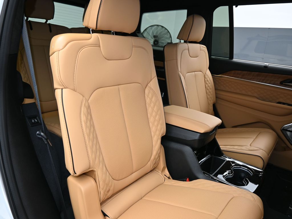 New 2025 Silver Zynith Jeep Summit image 46