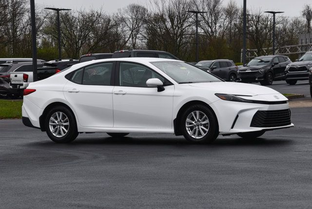 2025 Toyota Camry LE FWD
