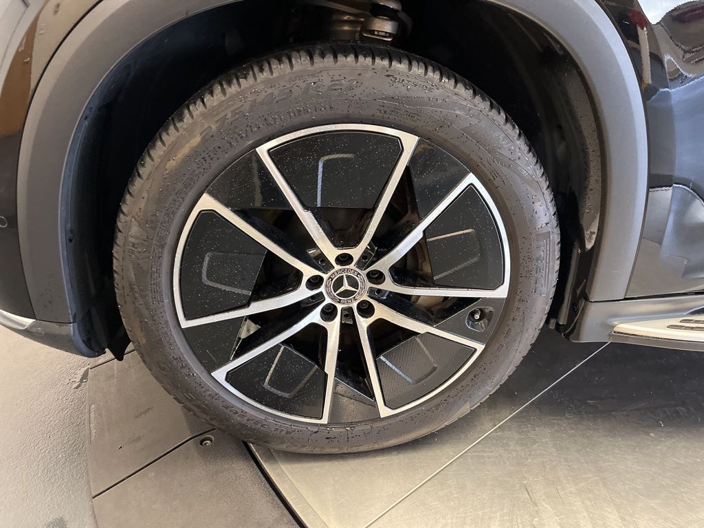 Thumbnail: 2023 Mercedes-Benz EQS - 10