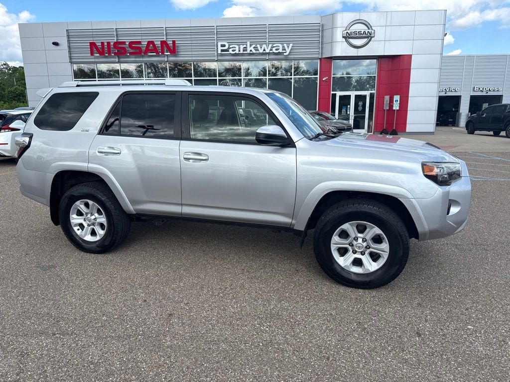 Classic Silver Metallic 2016 Toyota 4Runner SUV / Crossover Four-Wheel Drive 5-Speed Automatic Overdrive