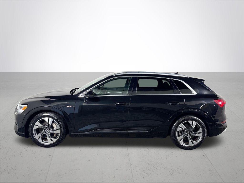 2021 Audi e-tron Premium Plus