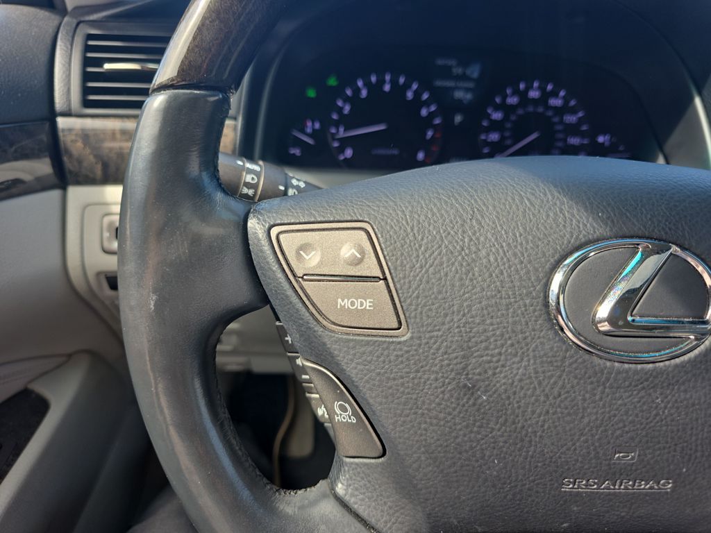 Used 2009  Lexus 460 image 30