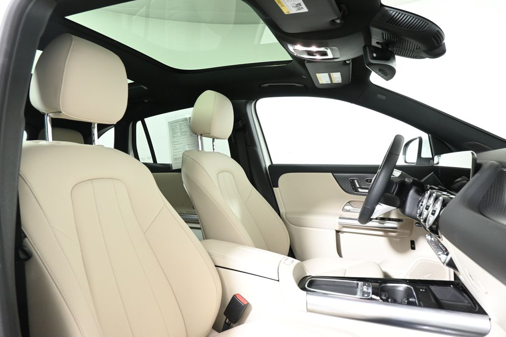 2025 Mercedes-Benz GLA 250 4MATIC 24