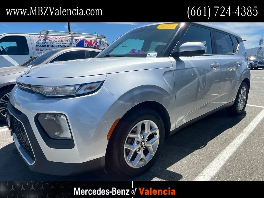 Sparkling Silver 2020 Kia Soul SUV / Crossover Front-Wheel Drive Continuously Variable Transmission