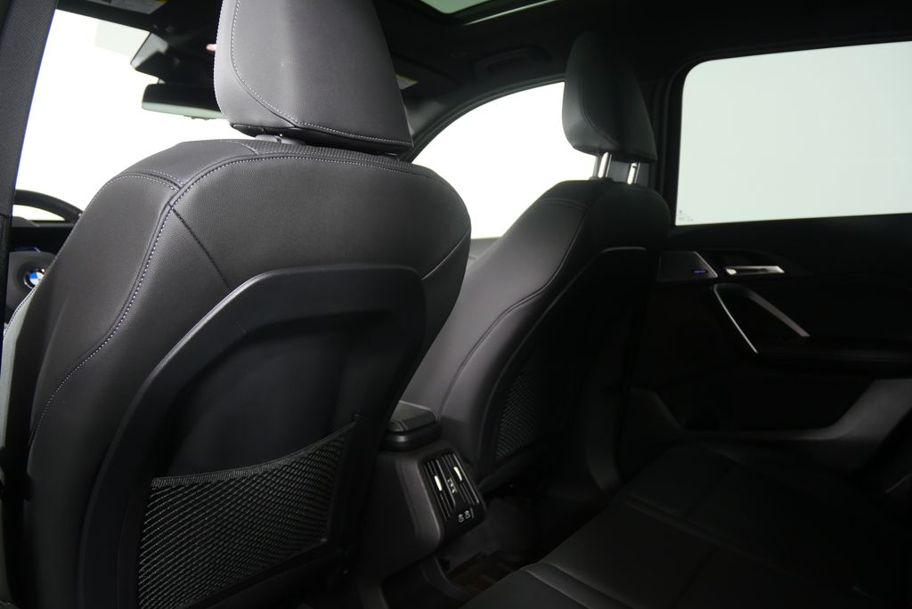 Thumbnail: 2023 BMW X1 - 16