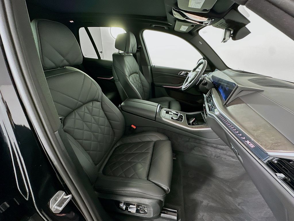 Thumbnail: 2025 BMW X5 - 28
