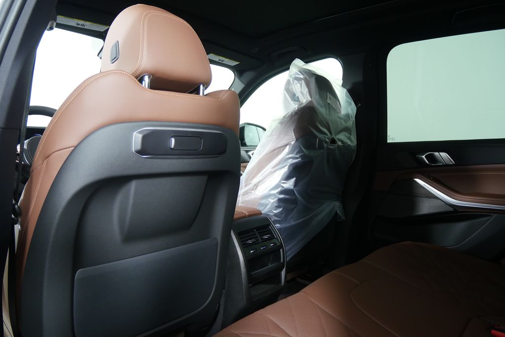 Thumbnail: 2026 BMW X5 - 16