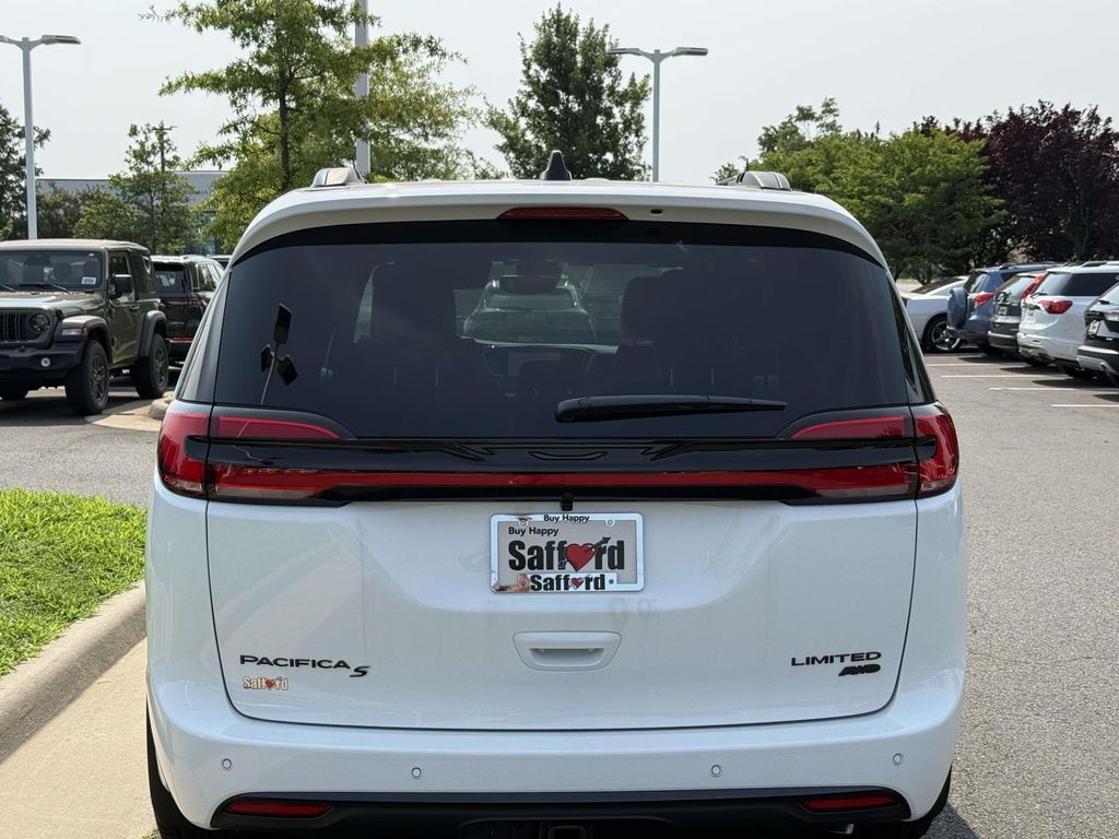 New 2027 White Chrysler Limited image 11
