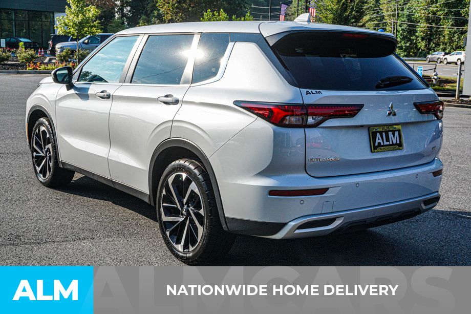 2024 Mitsubishi Outlander SE photo 4