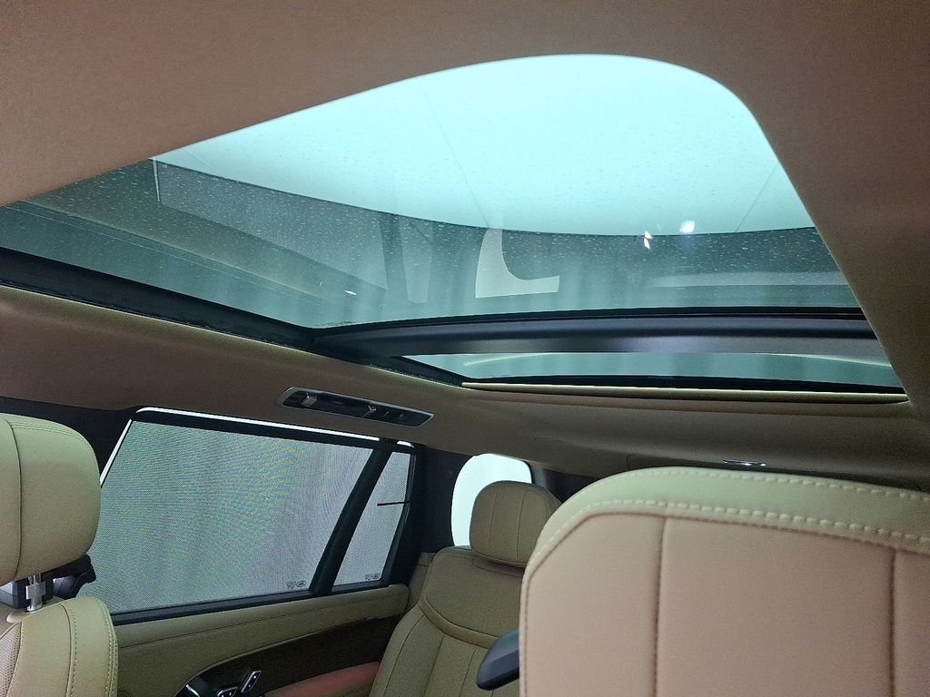 Thumbnail: 2026 Land Rover Range Rover - 12