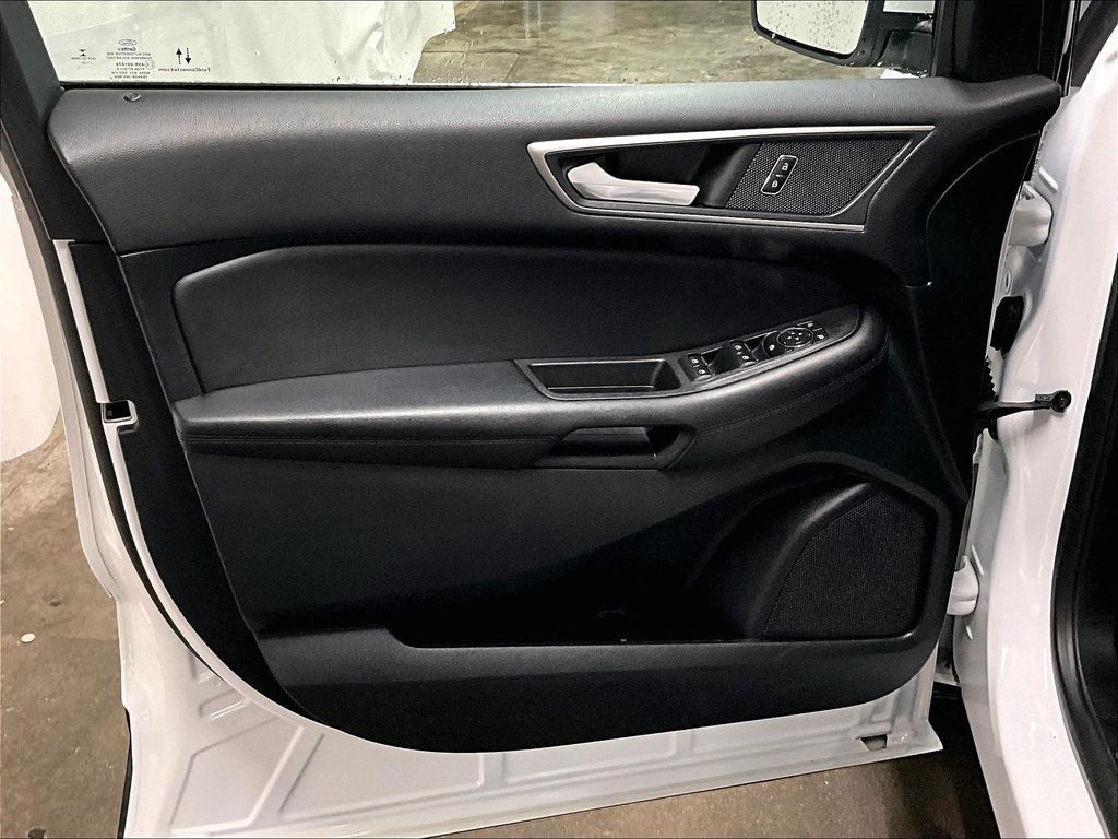 2022 Ford Edge — photo 9