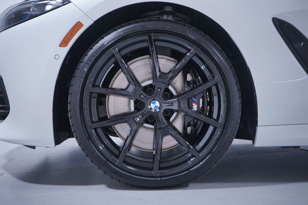 Thumbnail: 2026 BMW 8 Series - 2