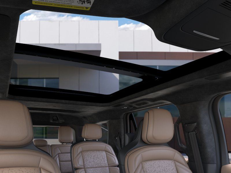Thumbnail: 2026 Lincoln Navigator - 22