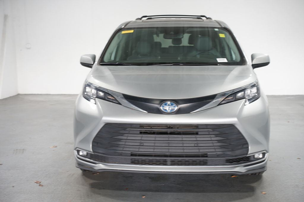 Thumbnail: 2024 Toyota Sienna - 2