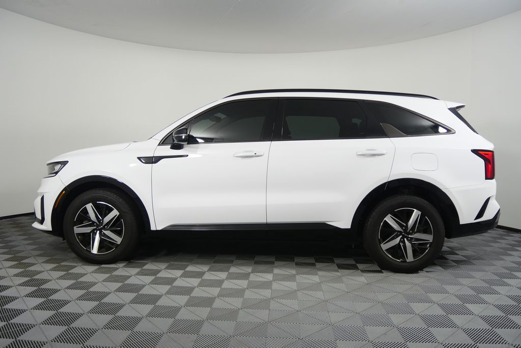 Thumbnail: 2022 Kia Sorento - 6