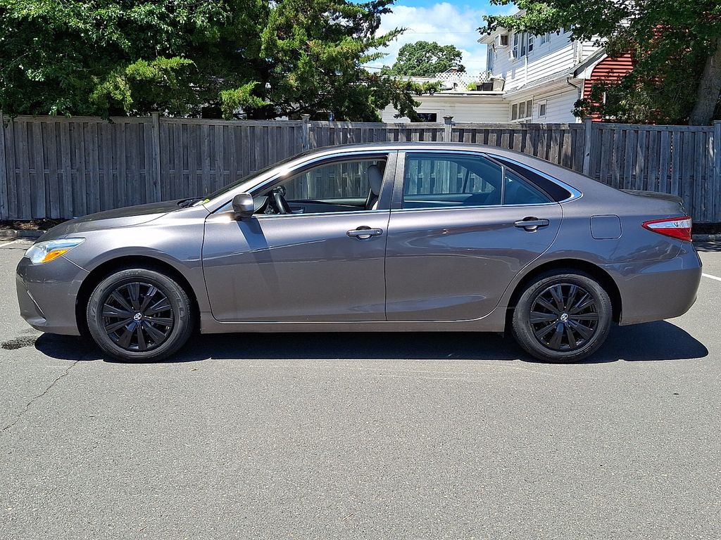 Thumbnail: 2015 Toyota Camry - 8