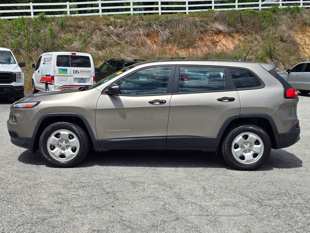 2017 Light Brownstone Pearlcoat Jeep Cherokee Sport 4X4 SUV