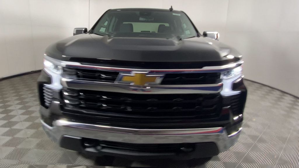 2025 Chevrolet Silverado 1500 LT 3