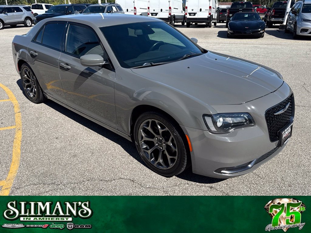 Ceramic Gray Clearcoat 2018 Chrysler 300 Sedan Rear-Wheel Drive 8-Speed Automatic