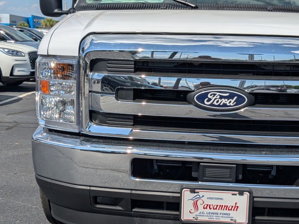 2026 Ford E-350 Cutaway 