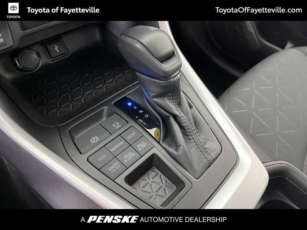 2021 Toyota RAV4 XLE 31