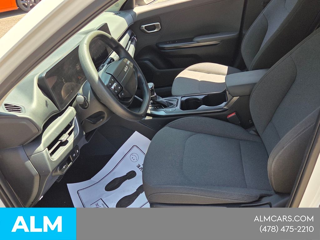 Used 2025 White Kia LXS image 7