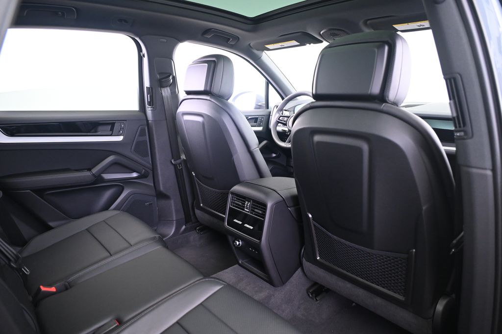 Thumbnail: 2025 Porsche Cayenne - 21