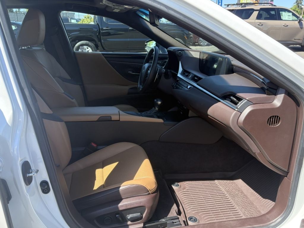 2020 Lexus ES 300h