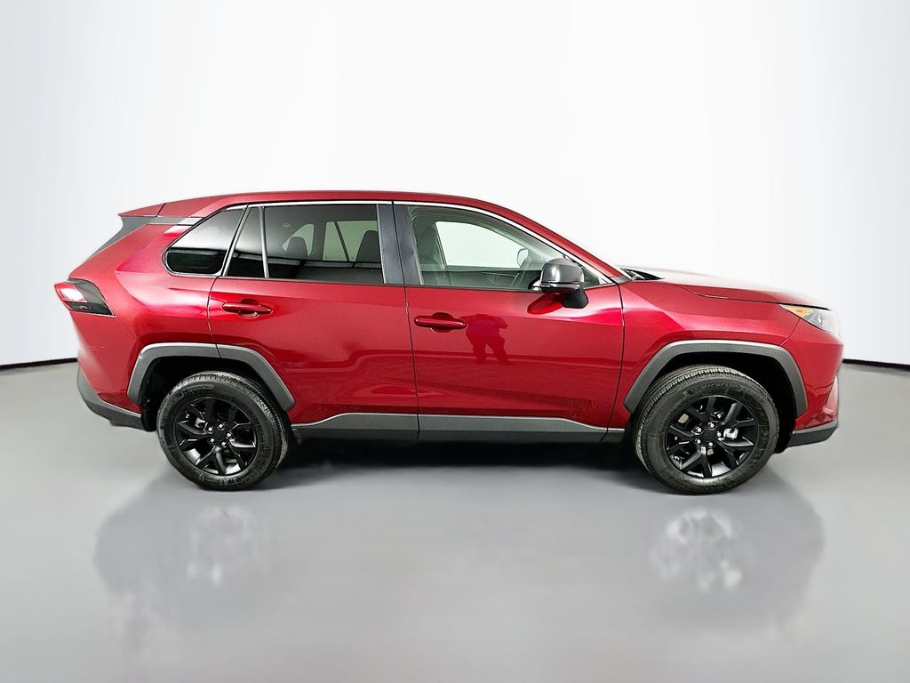 Thumbnail: 2022 Toyota RAV4 - 4