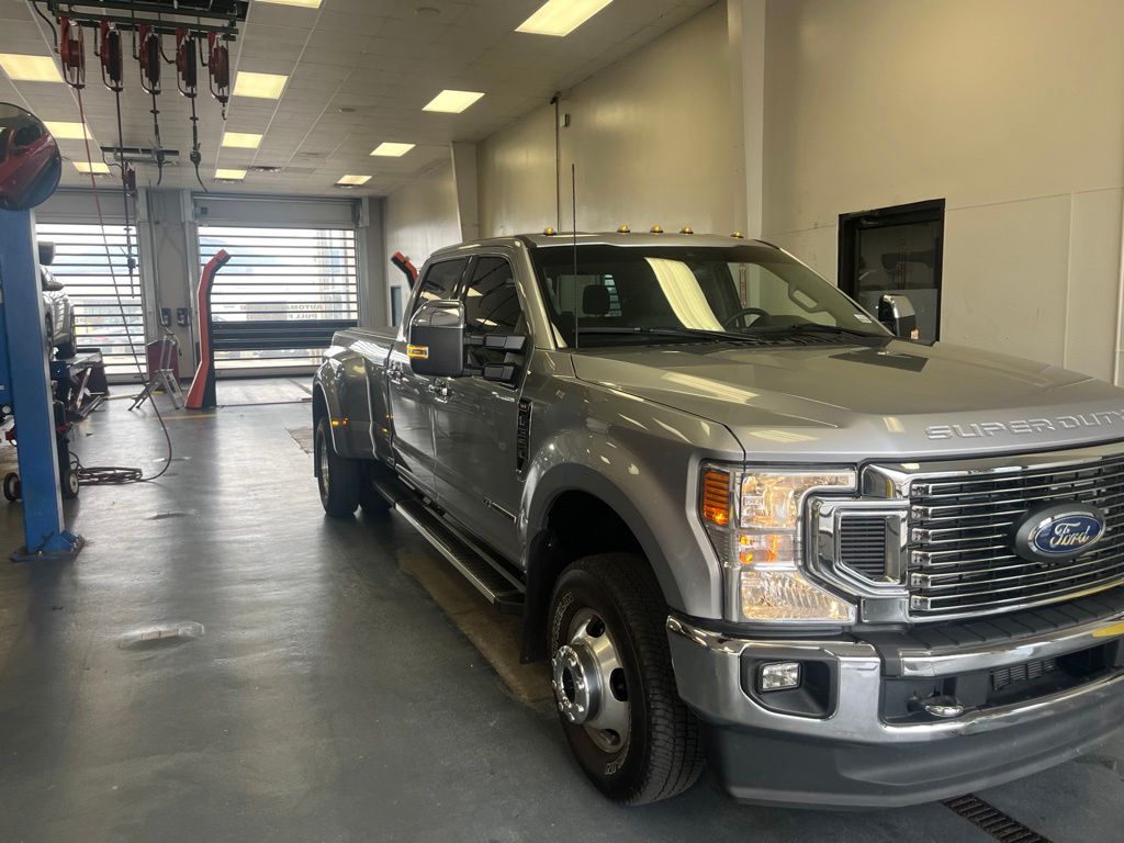 Iconic Silver Metallic 2022 Ford F-350 Super Duty Pickup Truck Four-Wheel Drive Automatic