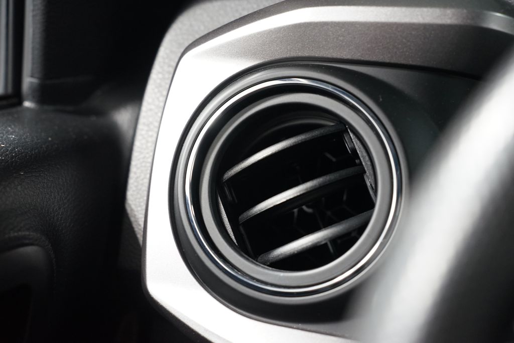 Thumbnail: 2023 Toyota Tacoma - 25