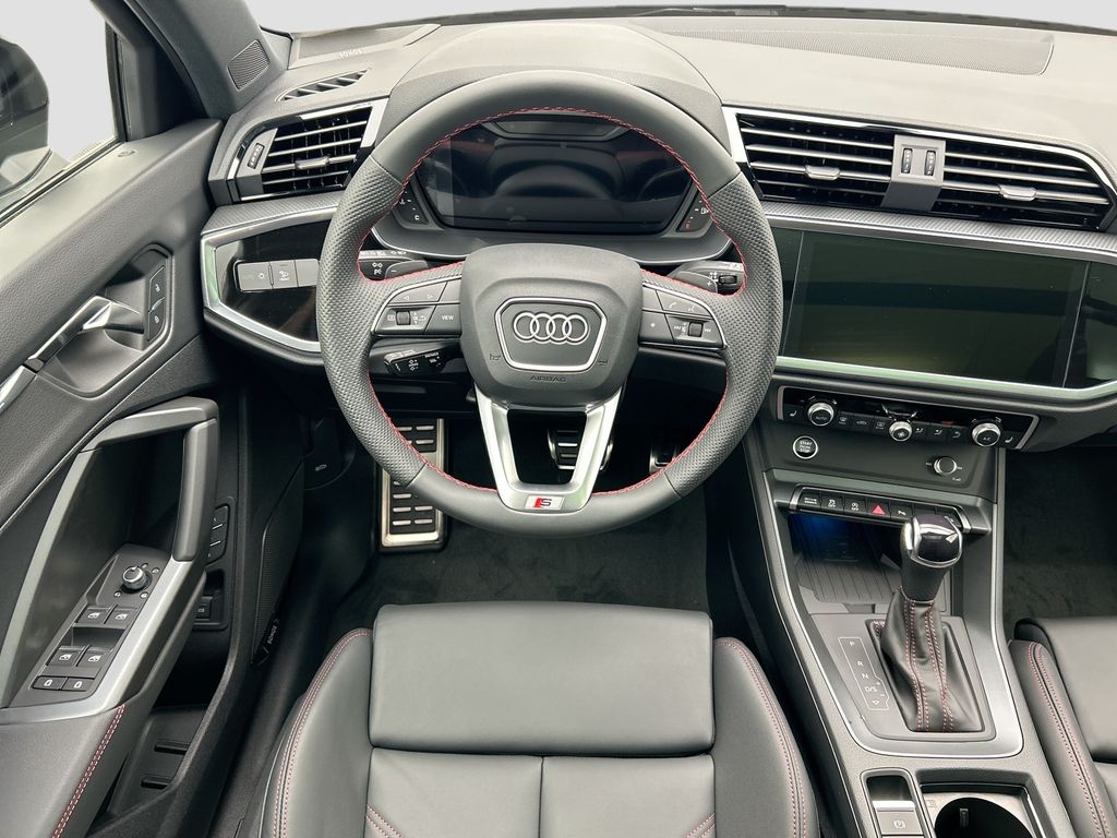 Thumbnail: 2025 Audi Q3 - 11