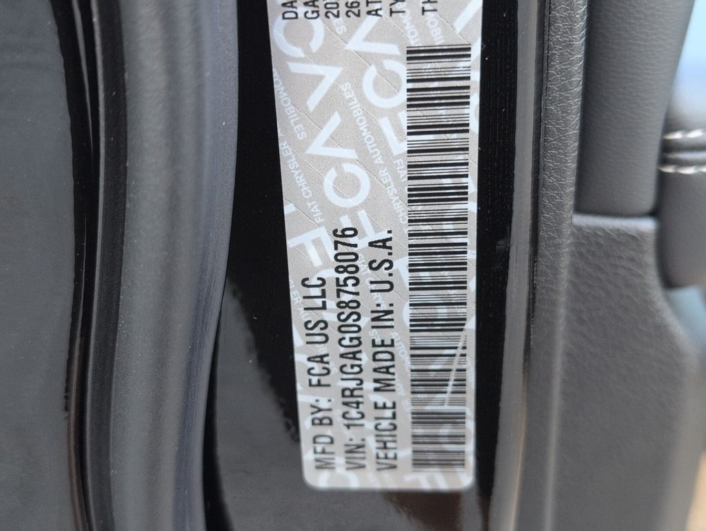 new 2025 Jeep Grand Cherokee car, priced at $32,125