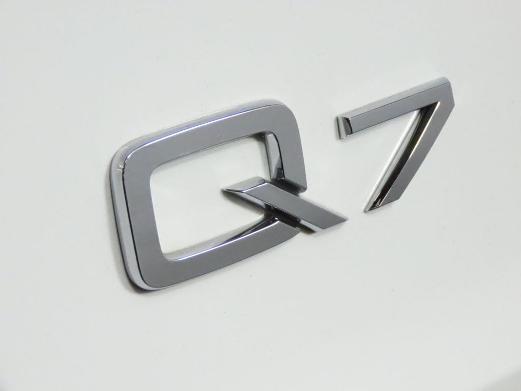 Thumbnail: 2022 Audi Q7 - 9