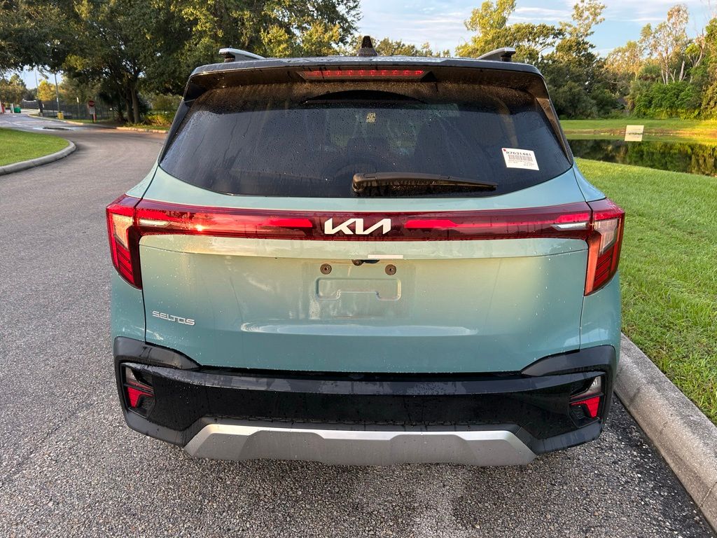 Thumbnail: 2024 Kia Seltos - 4