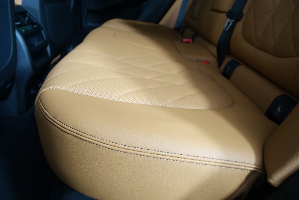 Thumbnail: 2026 BMW X5 - 14