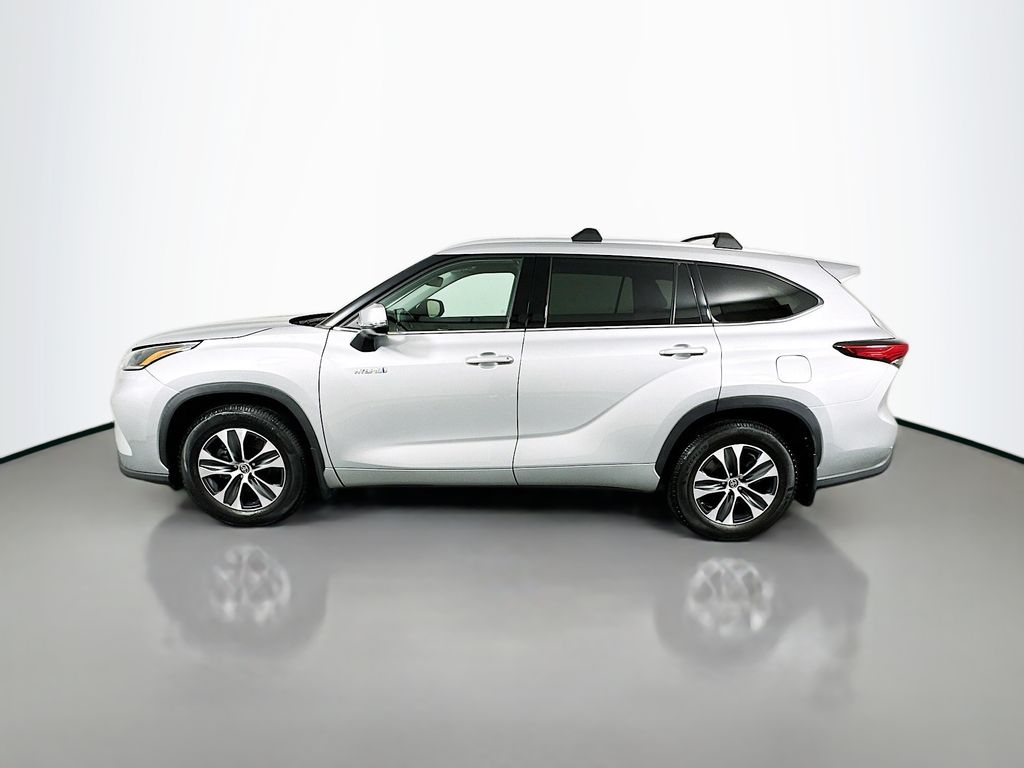 Thumbnail: 2021 Toyota Highlander - 8