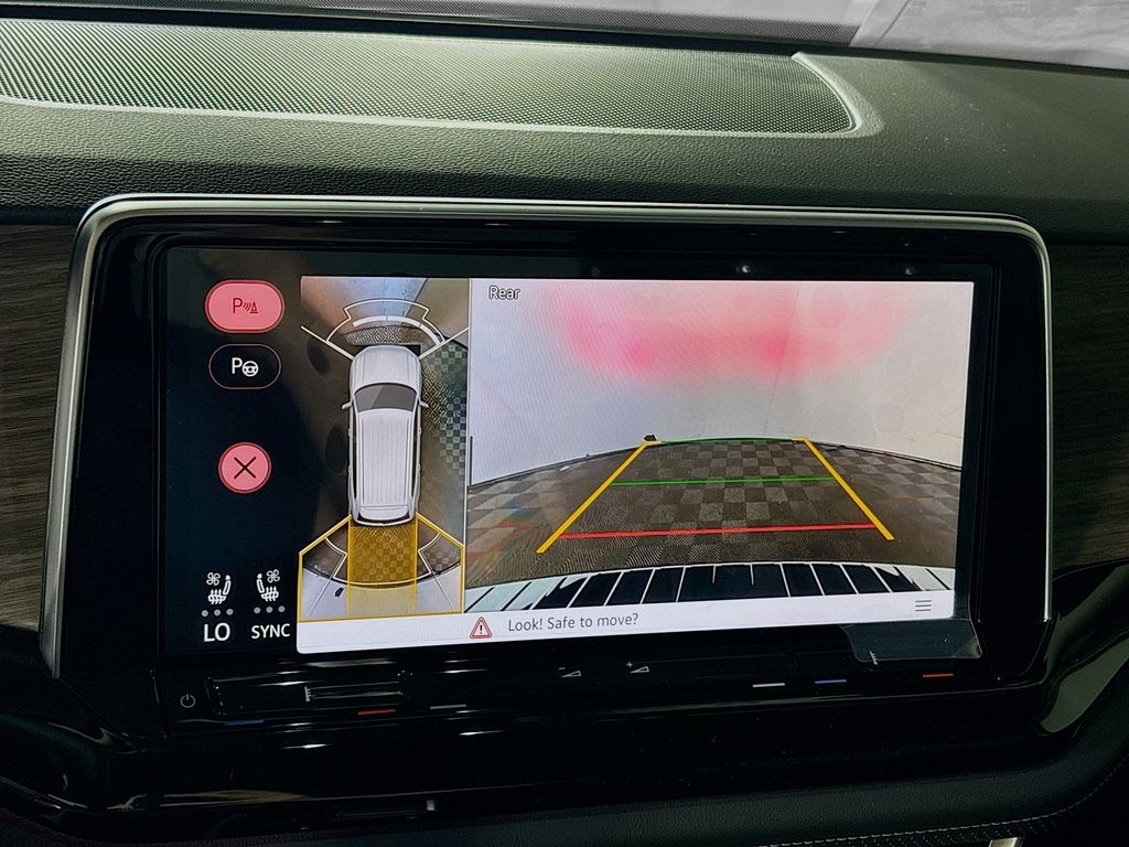 2025 Volkswagen Atlas 2.0T SEL Premium R-Line