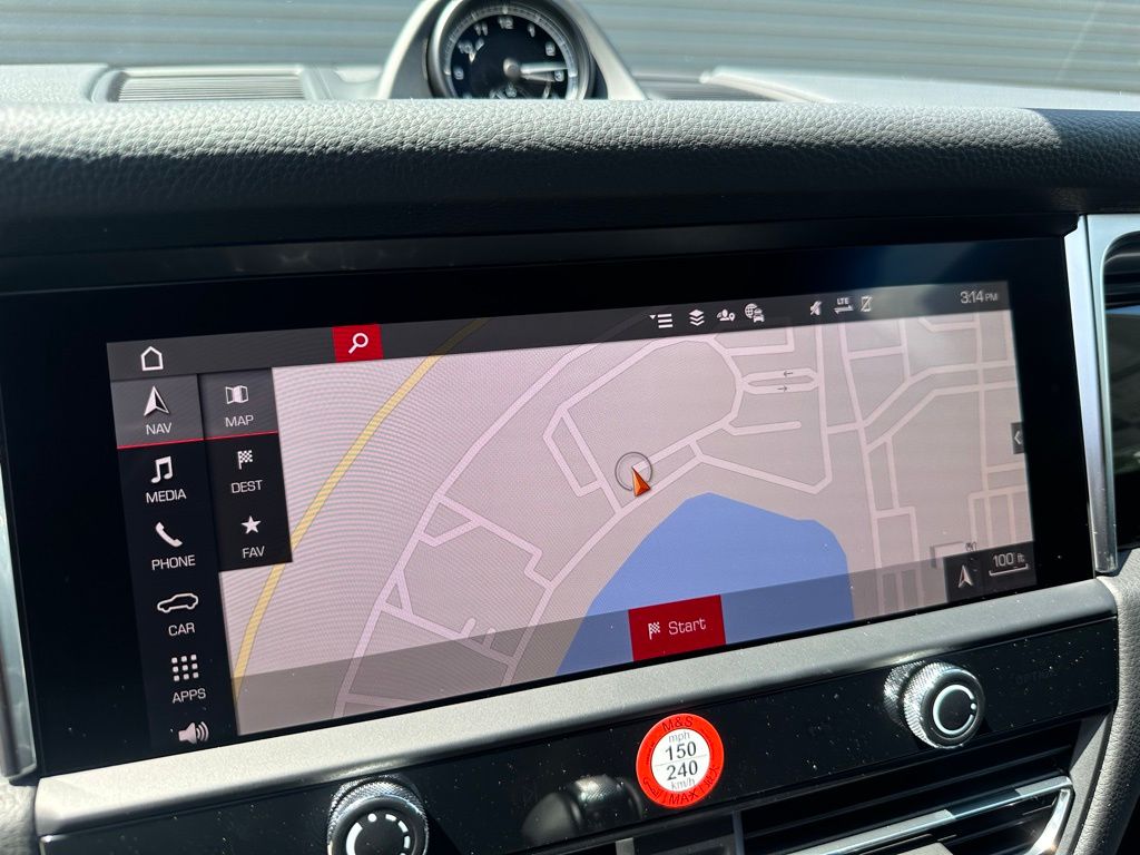 2024 Porsche Macan  22
