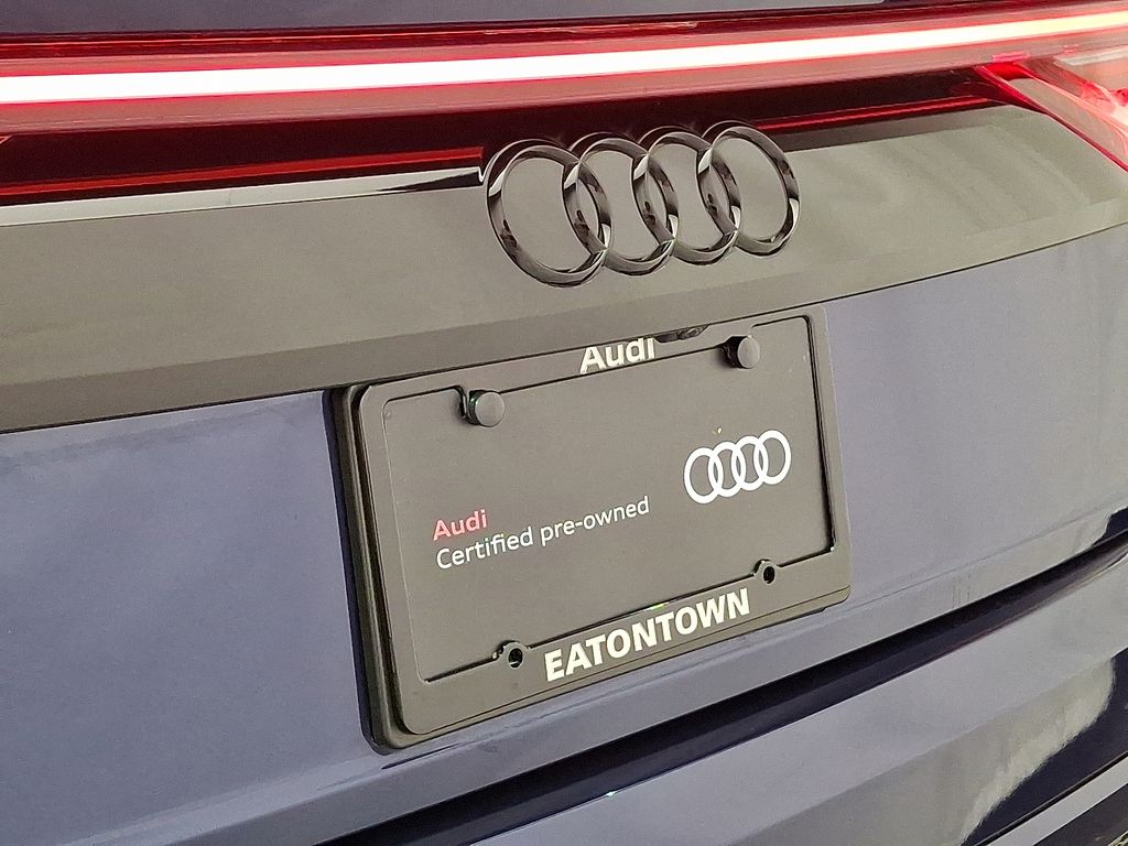 Thumbnail: 2022 Audi SQ8 - 30