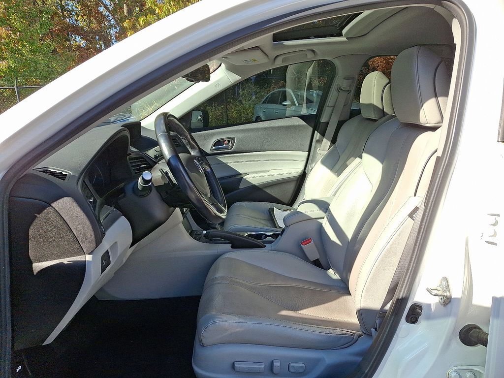 Thumbnail: 2020 Acura ILX - 13