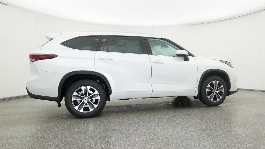 Thumbnail: 2025 Toyota Highlander - 9