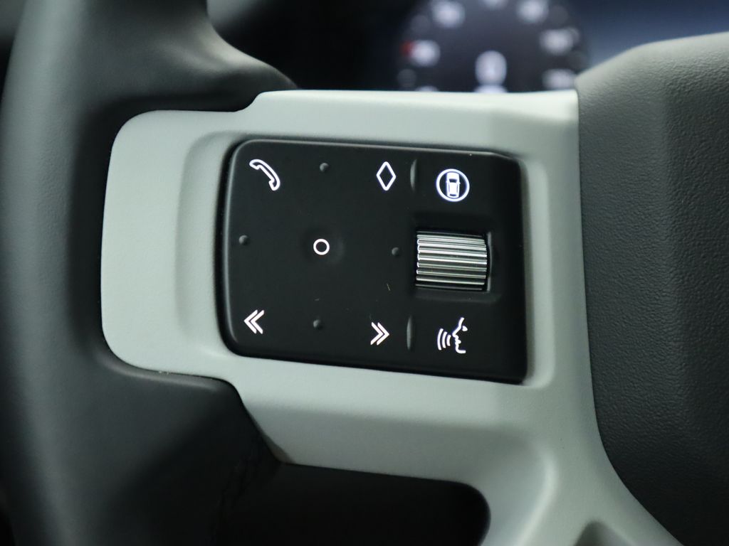 2024 Land Rover Defender 110 11