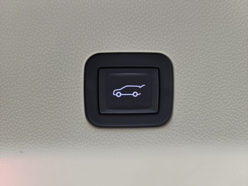 2024 Cadillac Escalade ESV Sport Platinum - 8