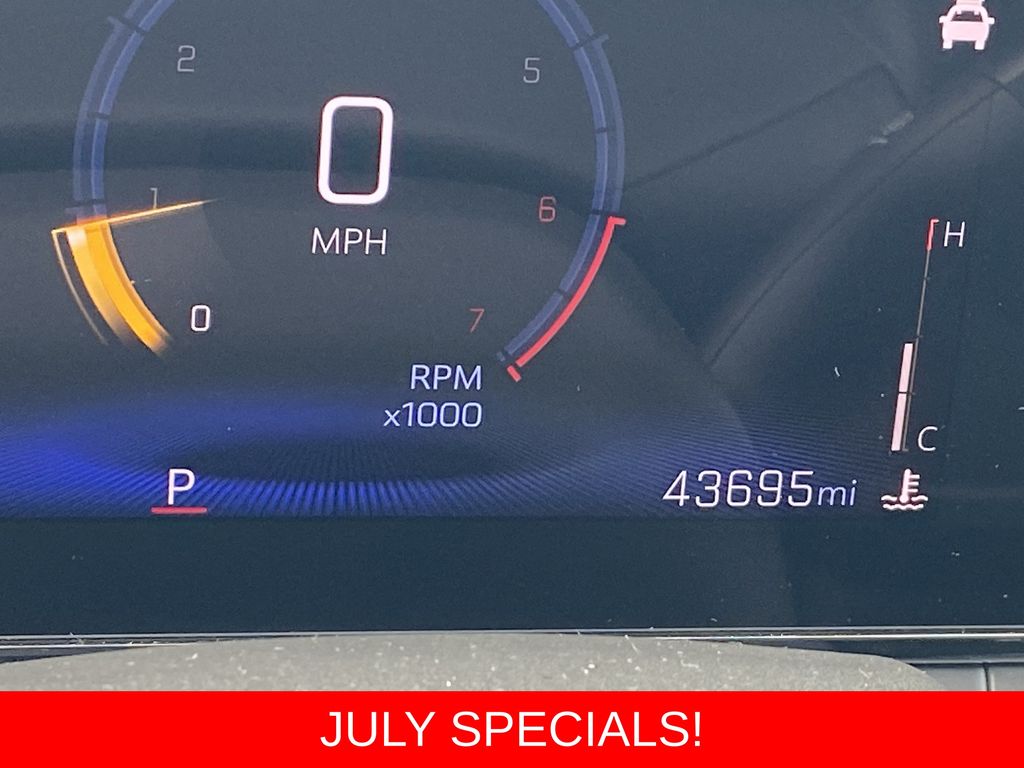 Used 2025 Chevrolet Trax SUV