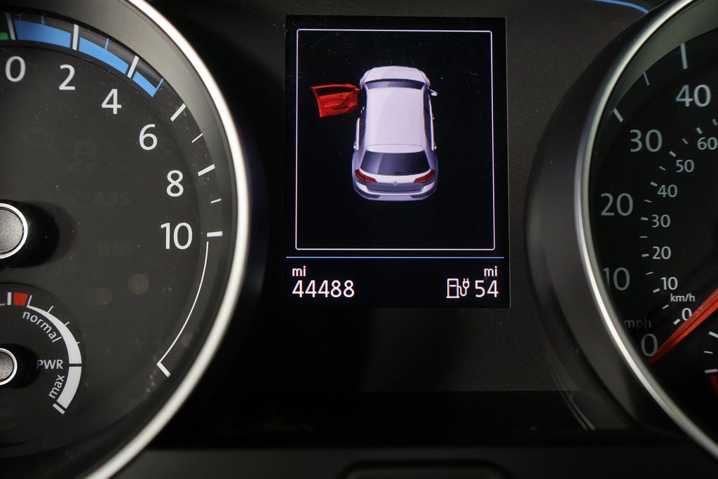 Thumbnail: 2019 Volkswagen e-Golf - 17